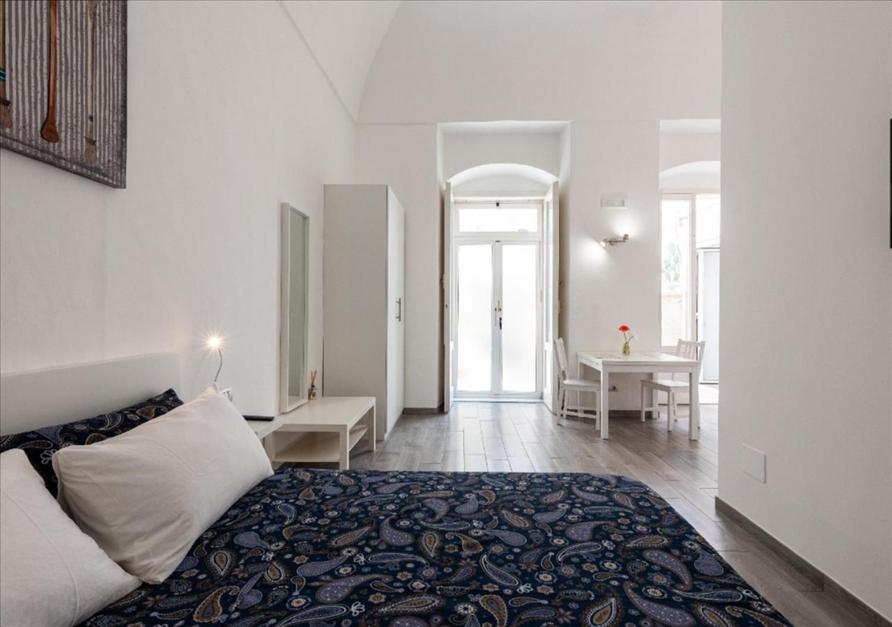 B&B 20 Archi Monopoli Exterior photo